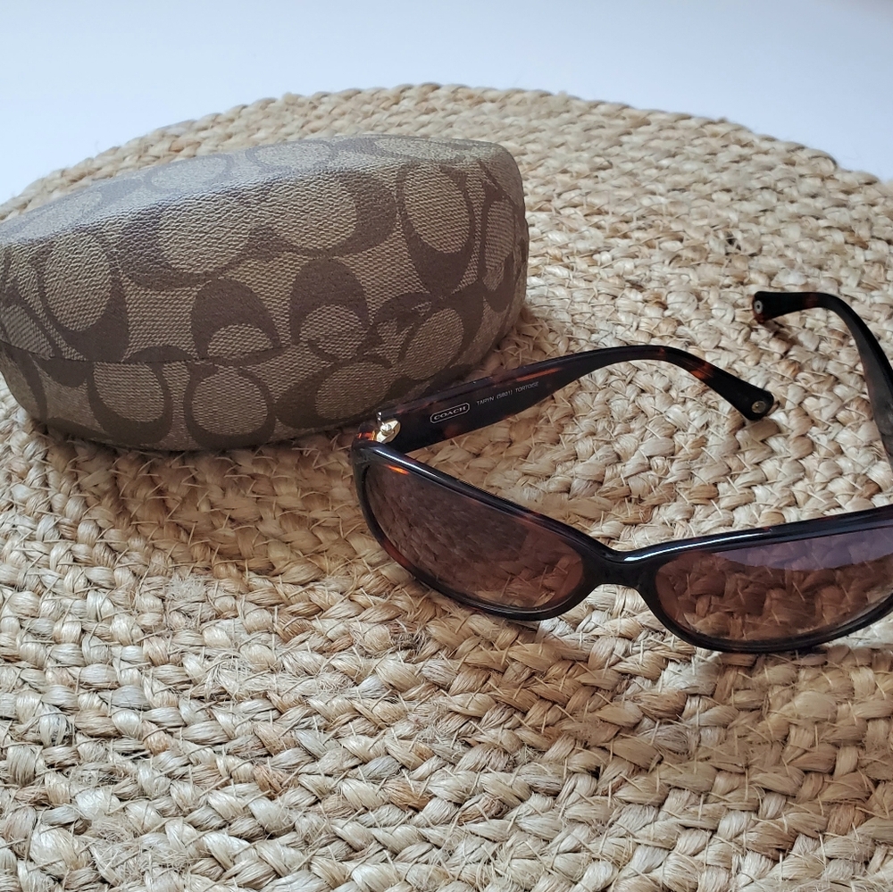 Coach Vintage Taryn Brown Tortoise Shell Sunglasses With Signature Hardcase - Picture 4 of 10